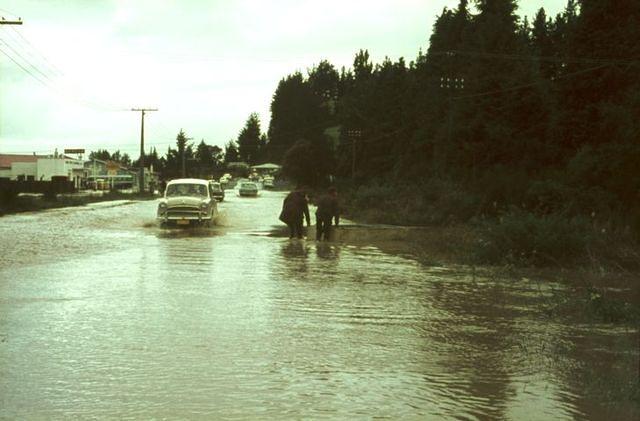 Tongariro River floods garage